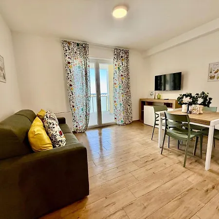 Dei Principi 3, Aeroporto E Parcheggio Gratuito Apartman